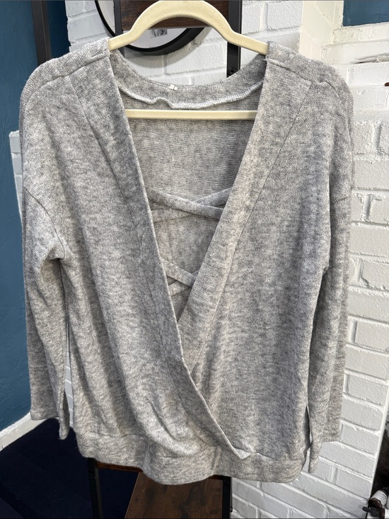 Tops - Cozy Gray Crisscross V-Neck Knit Top